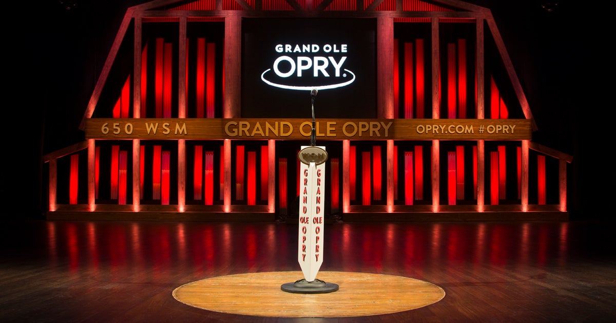 Tour Content Piece_Grand-Ole-Opry-Stage.jpg